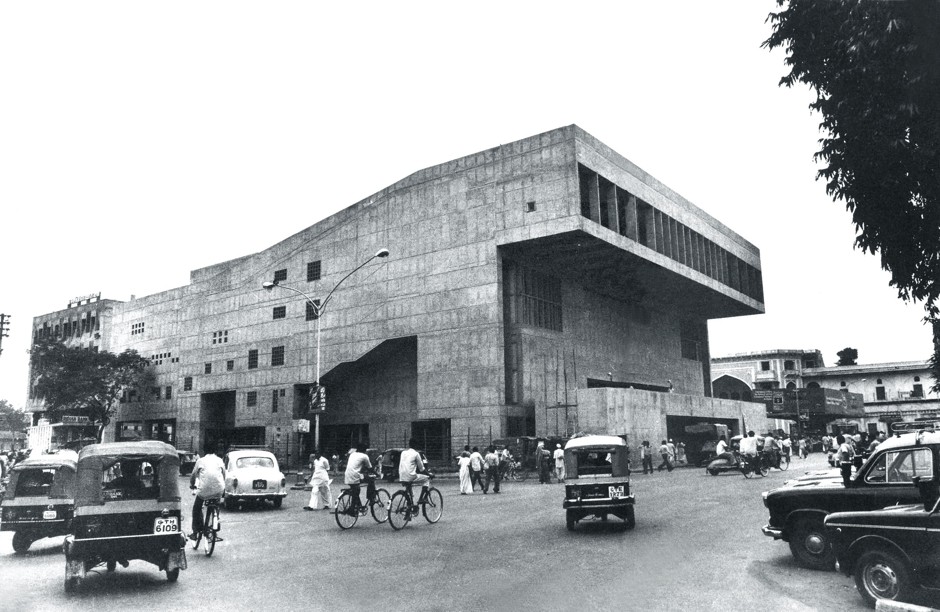 Doshi's Premabhai Hall, Ahmedabad, 1976. The largely concrete building houses an auditorium, vast interior corridors, and public gathering spaces. 
