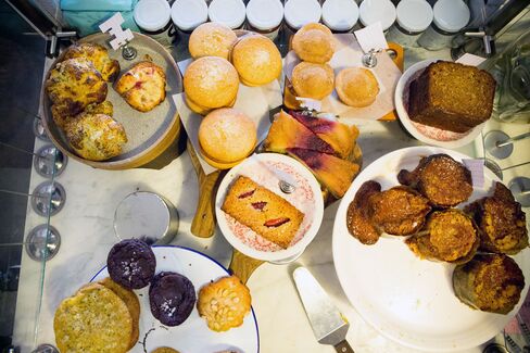 Big, unfussy, superfresh pastries.