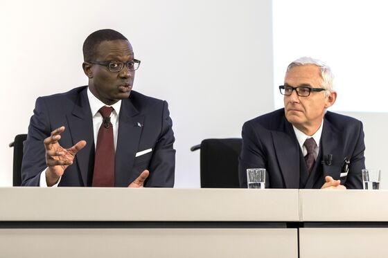 Credit Suisse Weighs Replacing Risk Chief in Looming Executive Shake-Up