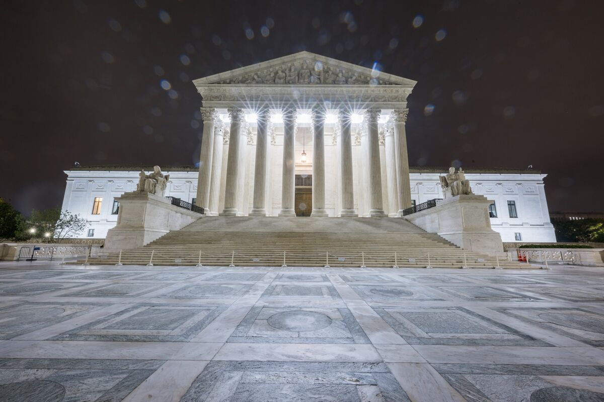 bloomberg.com - Greg Stohr - Supreme Court Grapples With Climate Suits Against Oil Companies