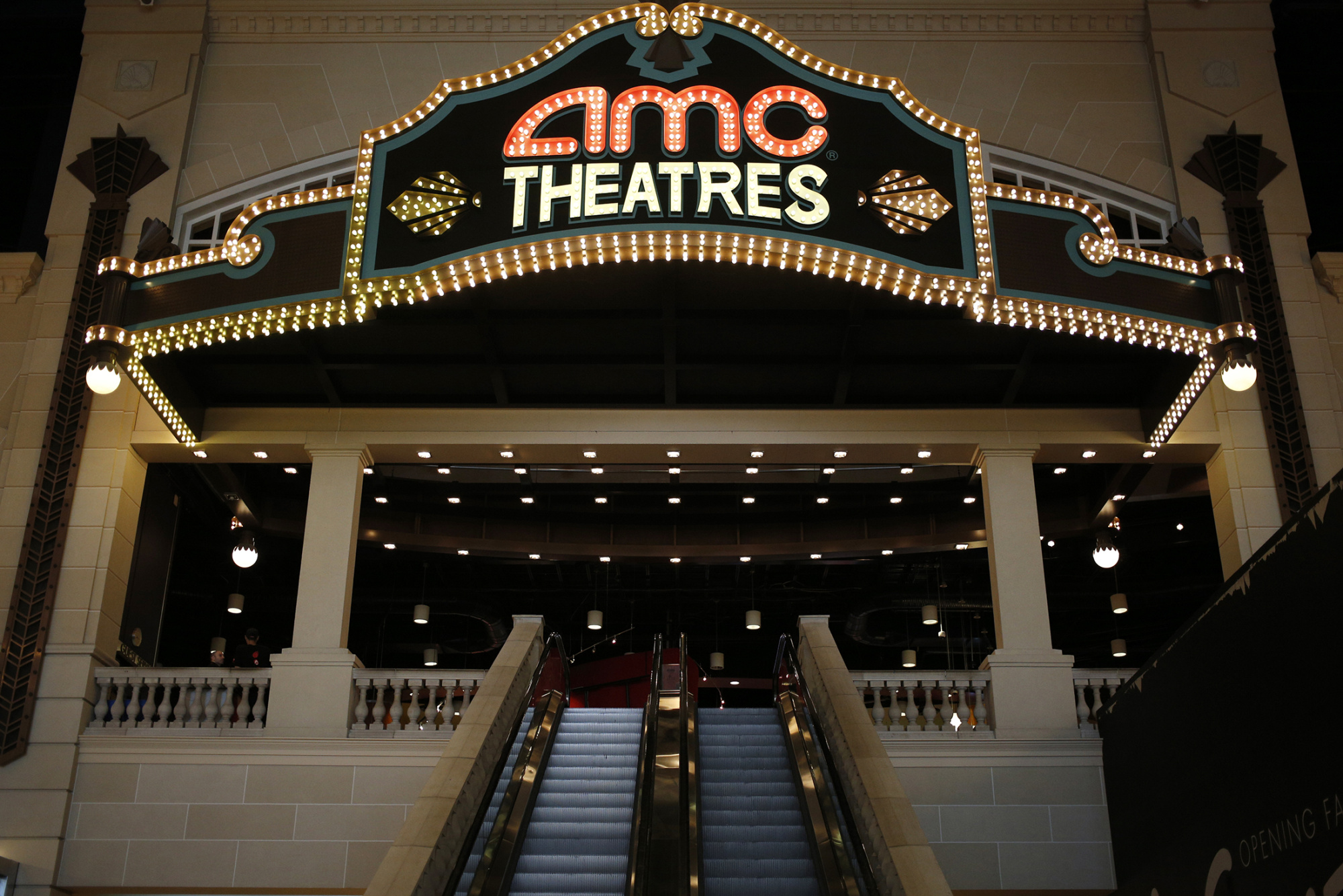 AMC Theaters Backs Virtual Reality With 20 Million Investment Bloomberg