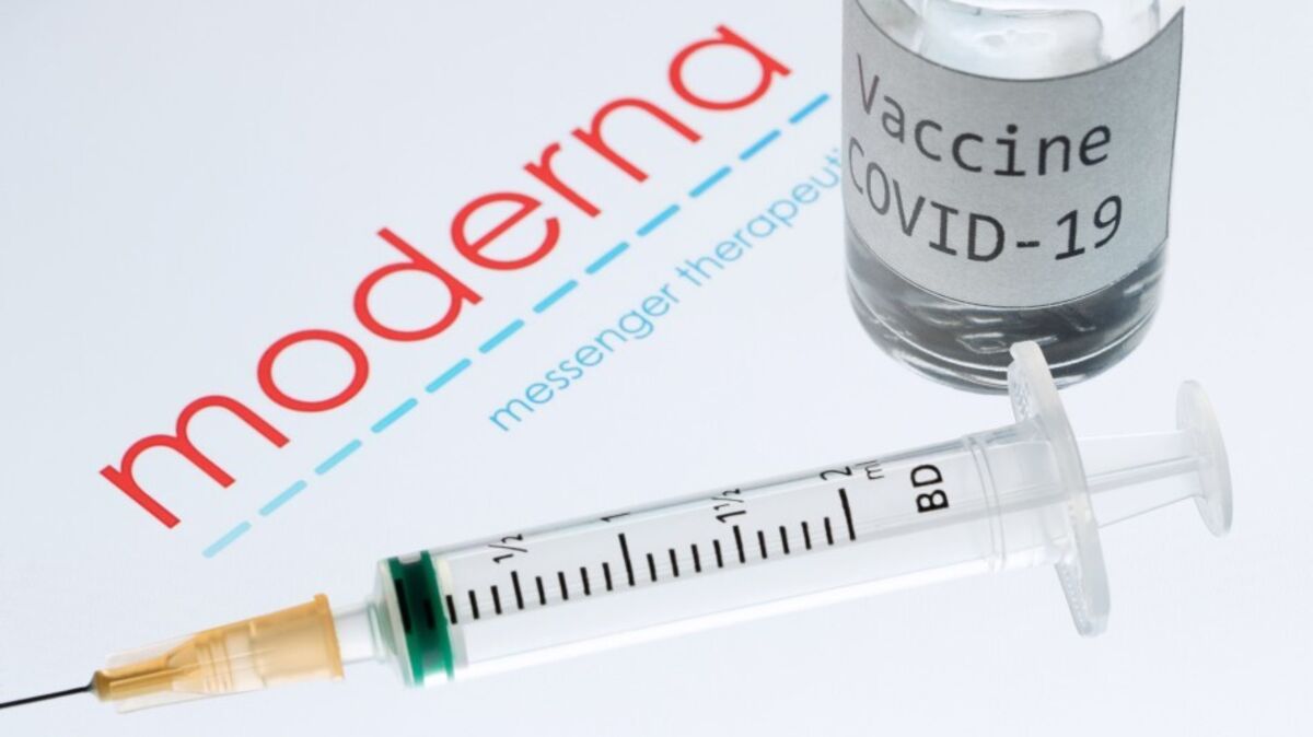 Moderna Posts Narrower Loss, Cost Cuts Boost Shares
