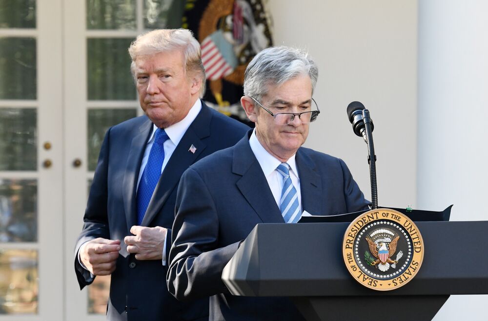 トランプ大統領 パウエル議長解任の選択肢模索を指示 関係者 Bloomberg