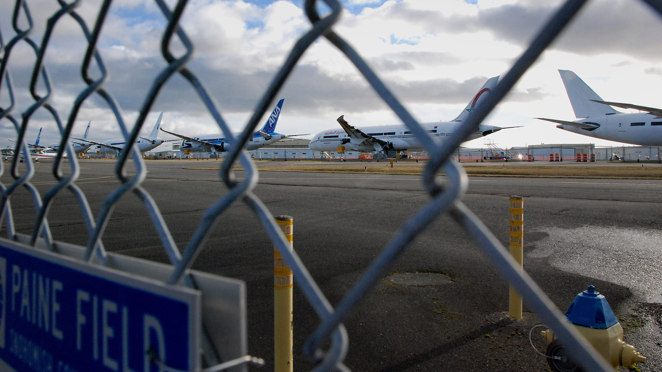 Boeing Co. 787 Dreamliners sit on the tarmac at Paine Field in Everett, Washington, on Feb. 14, 2014. Unloading the 787s would be a boost for Boeing after the aircraft sat outside the company’s largest Seattle-area factory for about five years.
