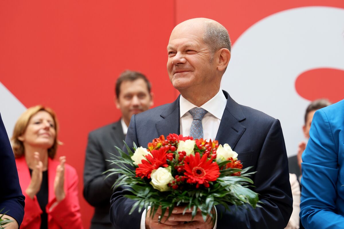 Scholz Begins German Coalition Push As Laschet’s Hopes Fade - Bloomberg