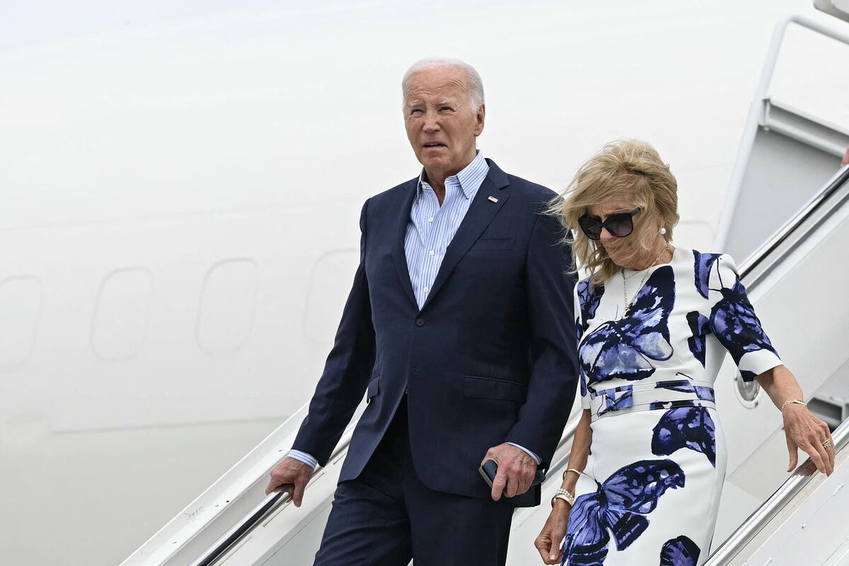 Biden fait appel aux donateurs dans les Hamptons après un débat terne – Bloomberg