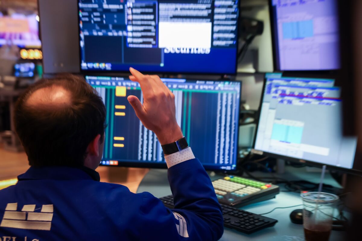 US Stocks Slide as Tech Rout Deepens, Hurt by Climbing Yields
