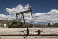 Oil Rises With Demand Optimism Offsetting Virus Concerns