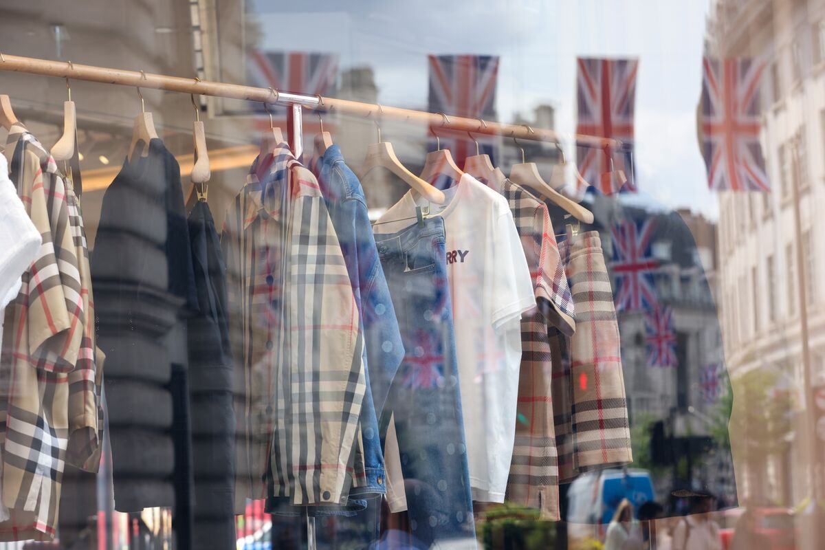 Burberry's Endless Luxury Turnaround Is a Very British Problem