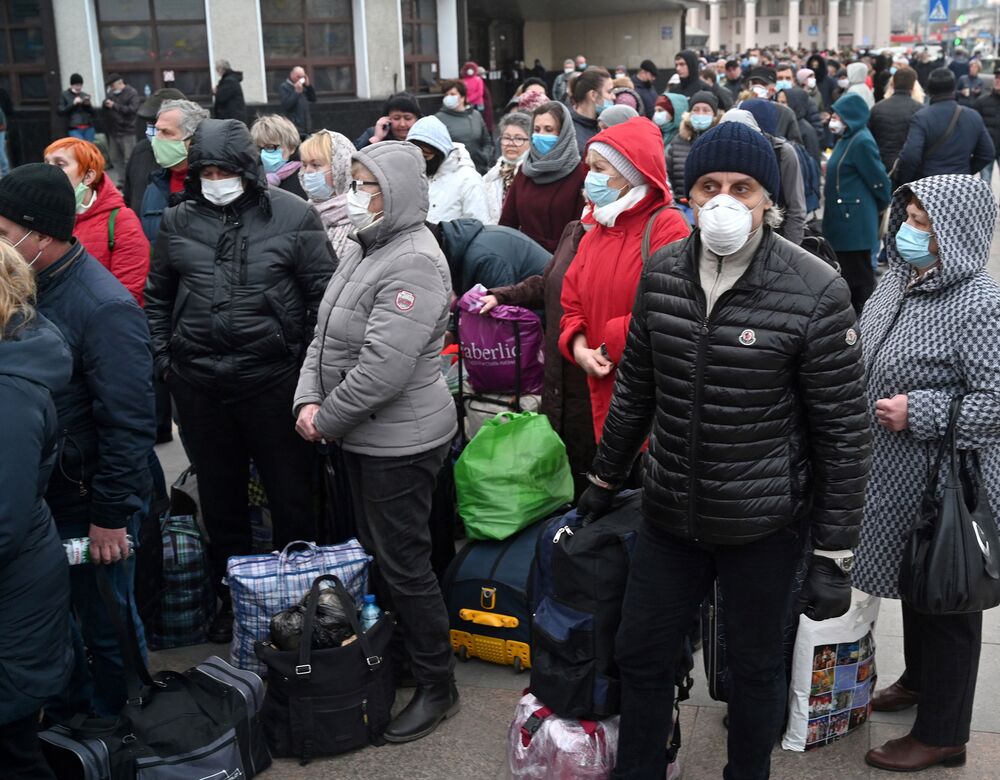 Russia Coronavirus News: Borders to Shut From March 30 - Bloomberg