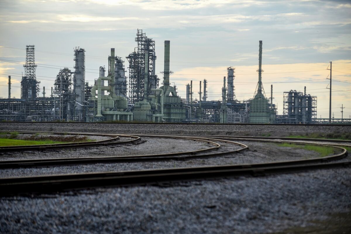 Marathon (MARA) Refinery Near New Orleans Has Explosion, Fire