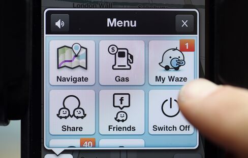 Google Passed by Facebook Seeks Mobile Comeback With Waze