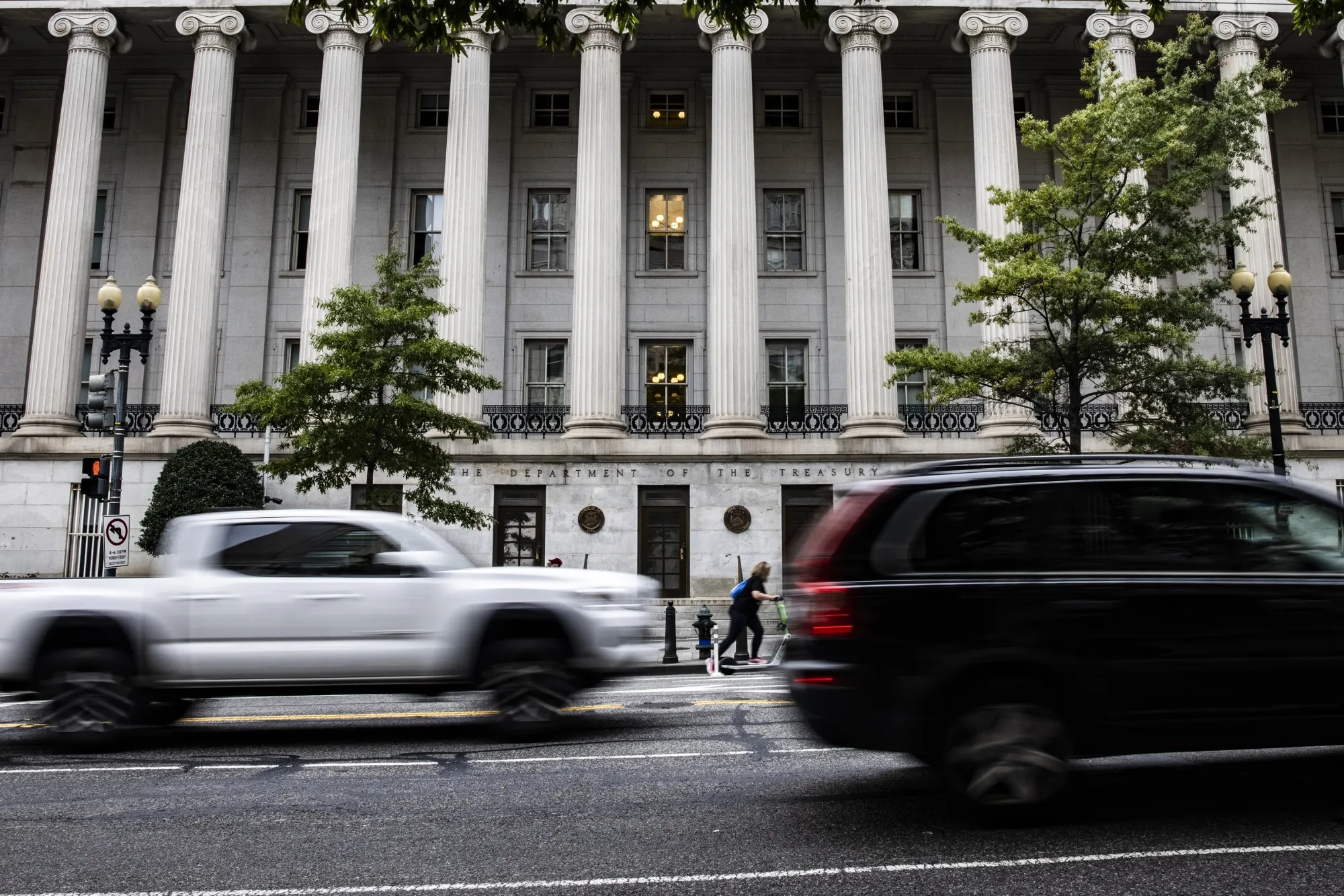 Headwinds Mounting For World Economy Into Final Stretch of 2021 