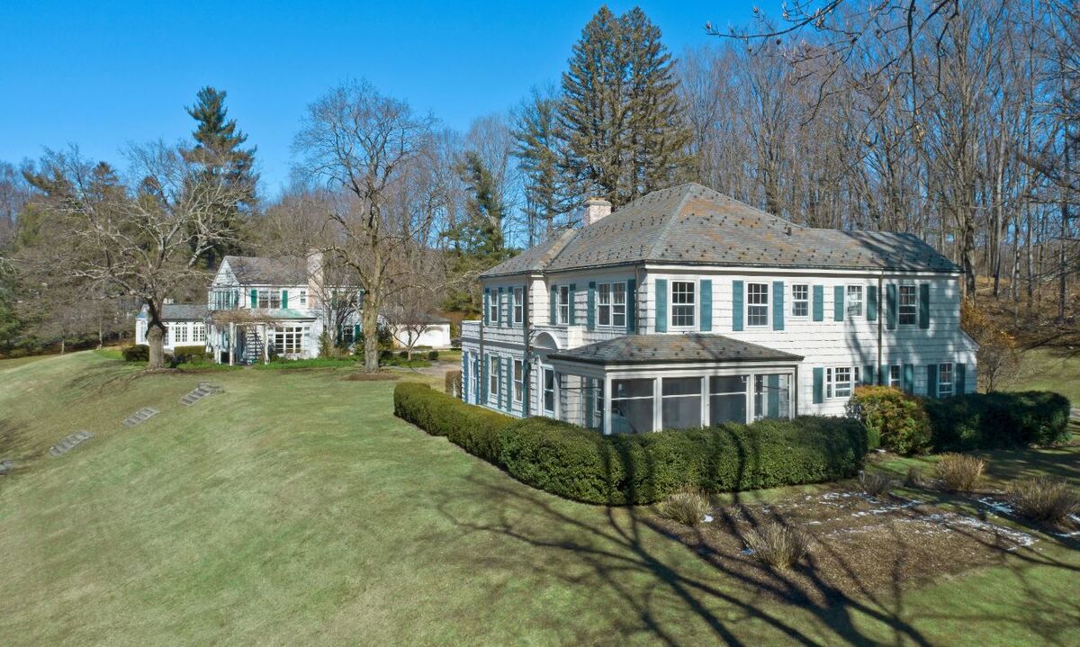 Former NFL star's Greenwich home on the market