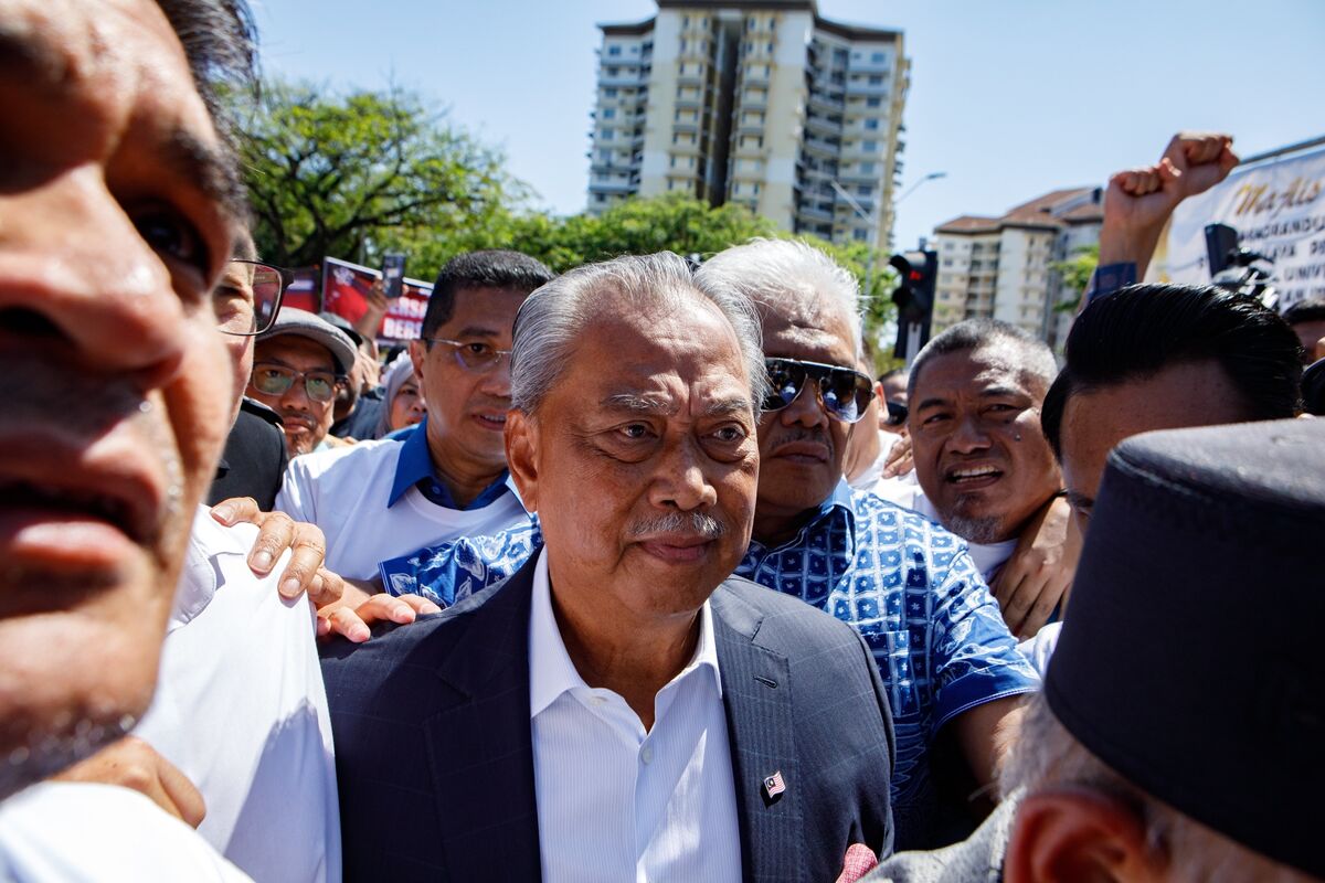 报告称马来西亚法院恢复前总理穆希丁的贪污指控 – 彭博社