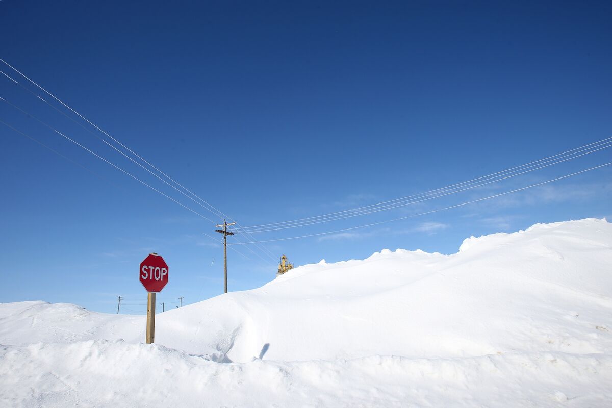 Canada Storm: Blast of Snow Replaces Drought as Cold Weather Threatens  Crops - Bloomberg