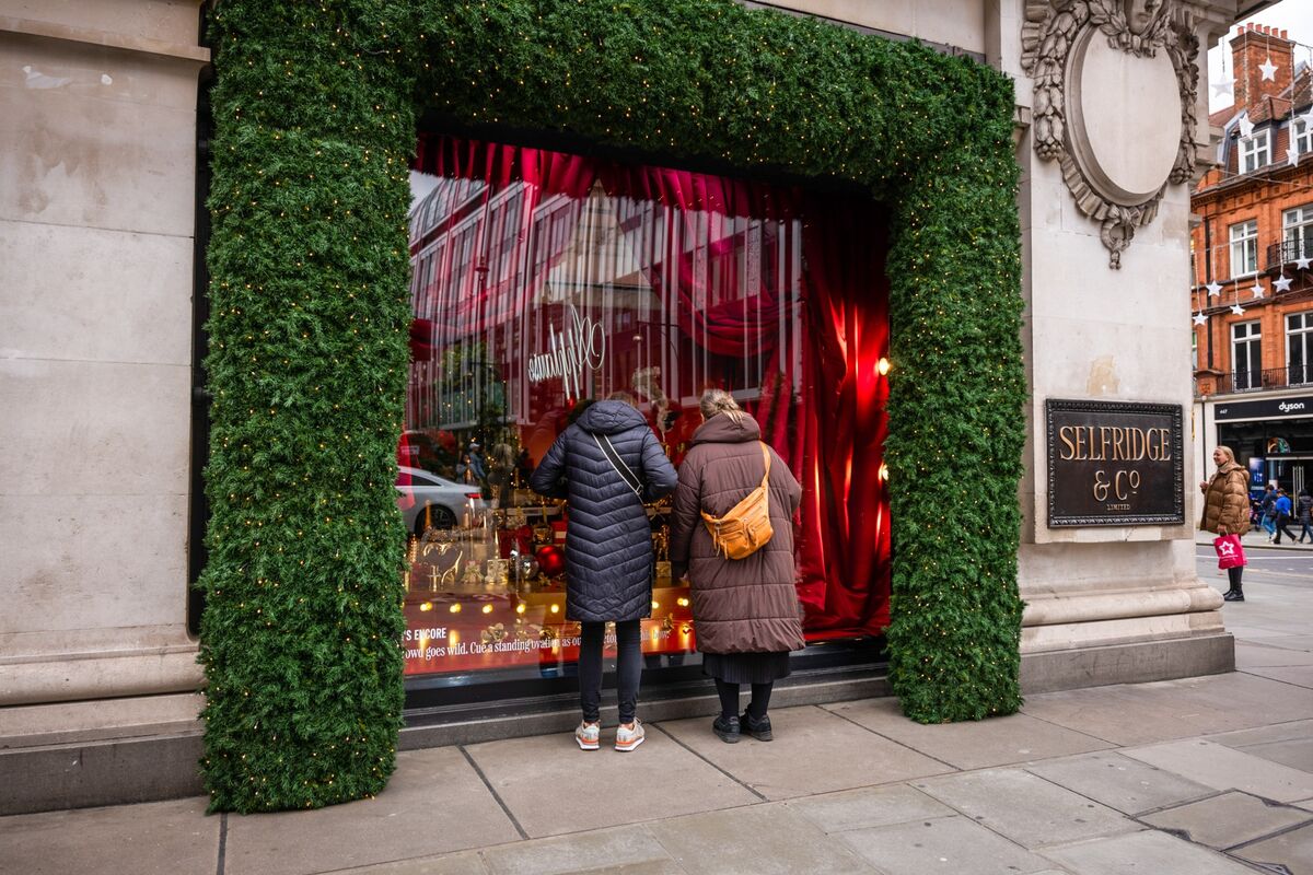 Brits to Pile on Christmas Debt With Buy Now Pay Later Deals