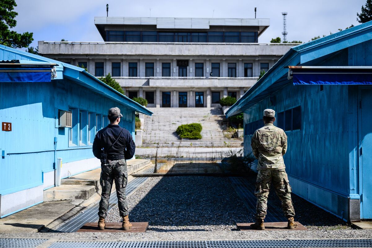 North Korean Soldier Defects to South Korea