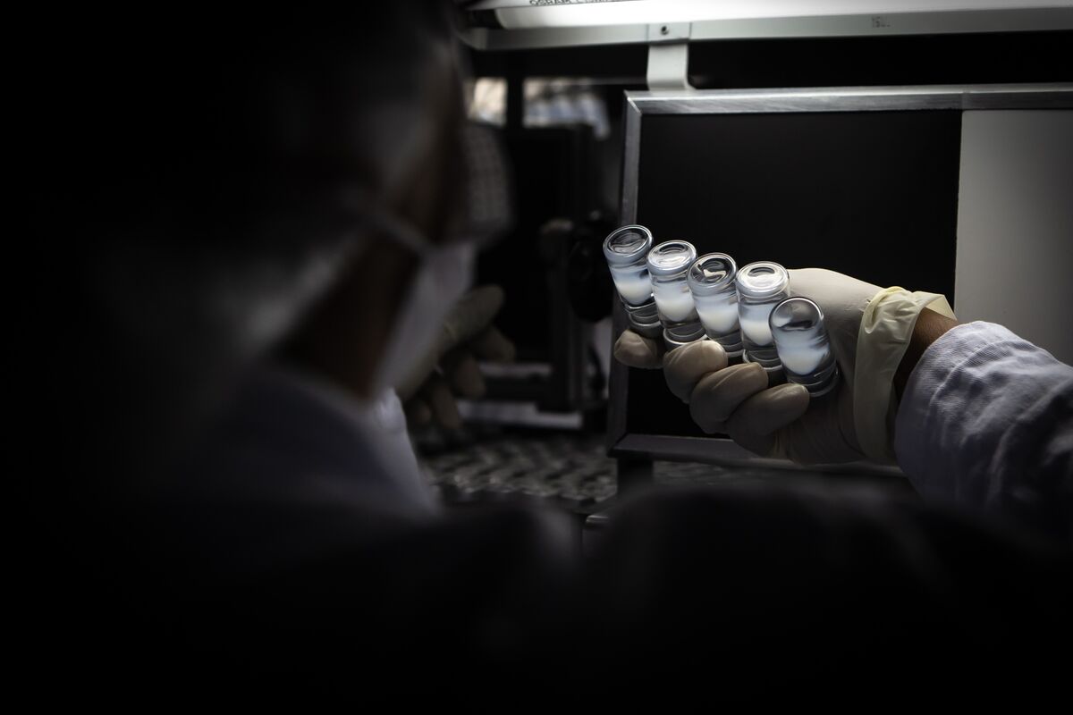 bloomberg.com - Andreo Calonzo - Philippines Allows Sinovac to Hold Covid Vaccine Trials
