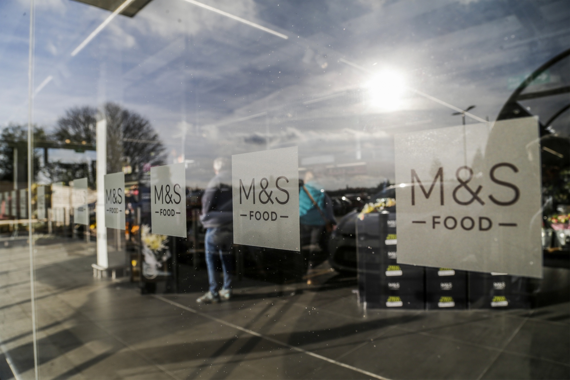 Marks & Spencer Challenges Supermarkets With Big Food Stores