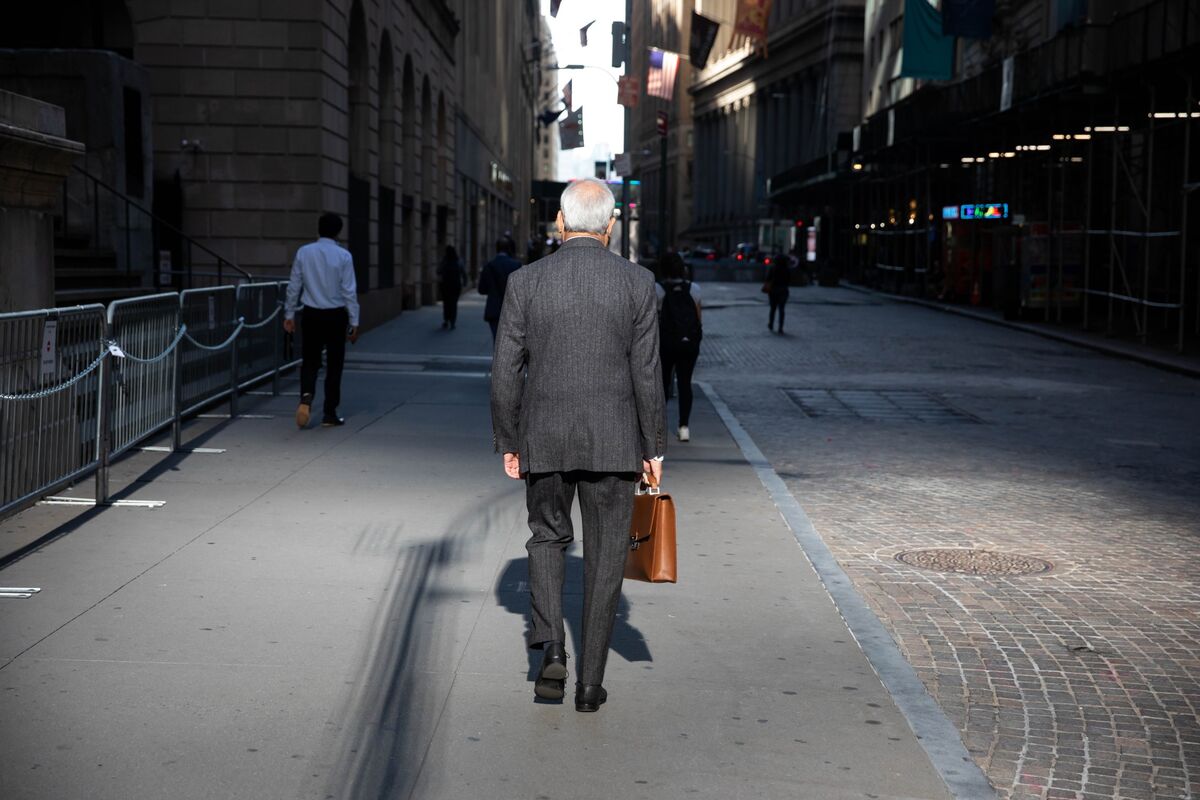 bloomberg.com - Matthew Burgess - Bond Market Is Sending Growth Warning for Hawkish Central Banks