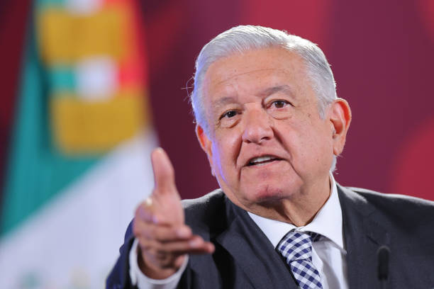 Propuesta de AMLO de elegir jueces por votación popular socavaría la ...