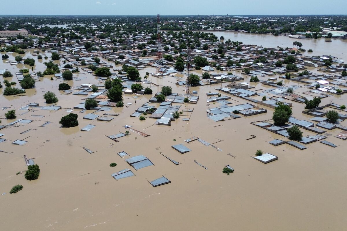Nigeria Floods Seen Worsening as Cameron Releases Water From Dam