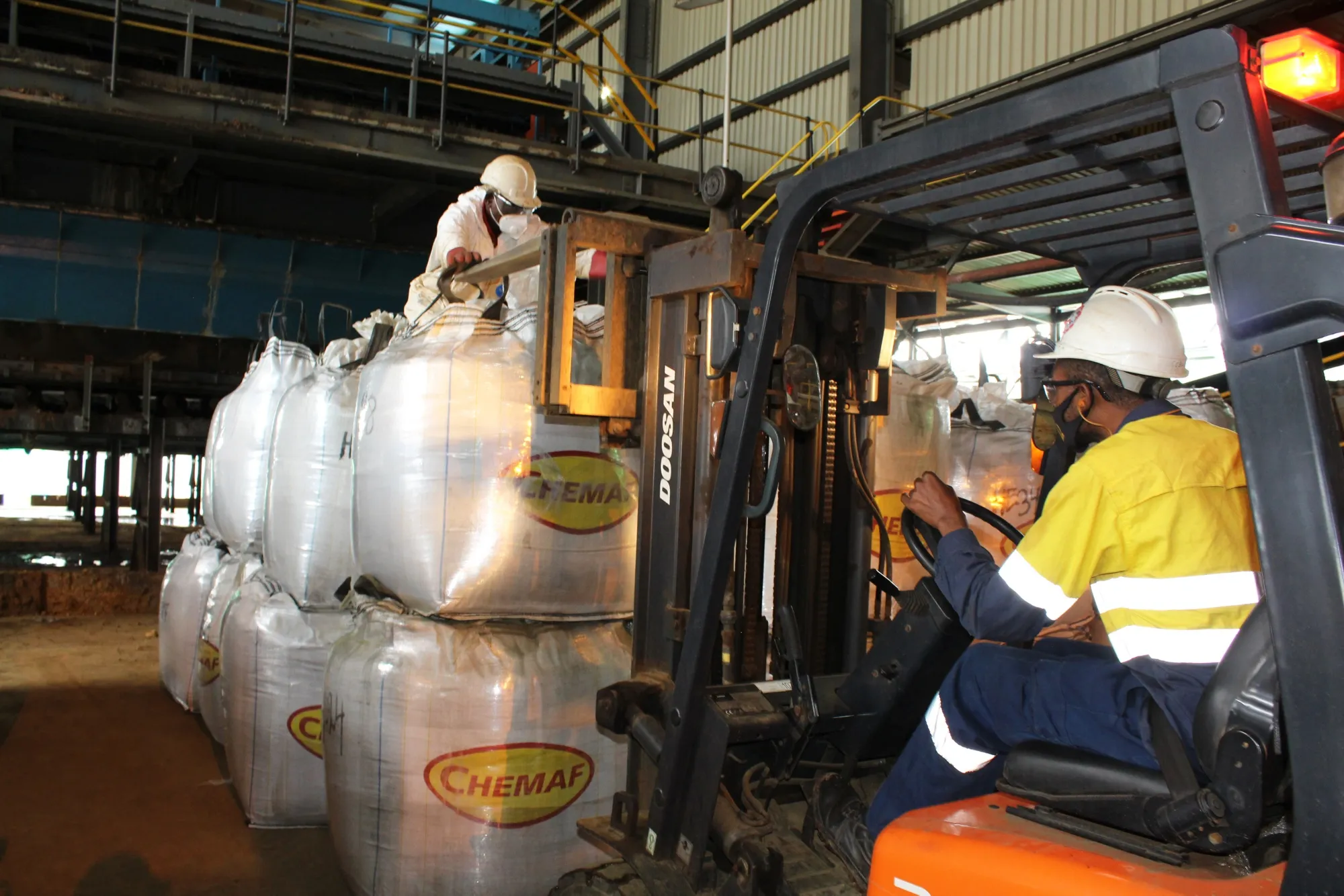 A worker loads sacks of cobalt at the Etoile mine in Katanga province near Lubumbashi, the Democratic Republic of Congo. The&nbsp;country is the&nbsp;world’s largest source of cobalt.