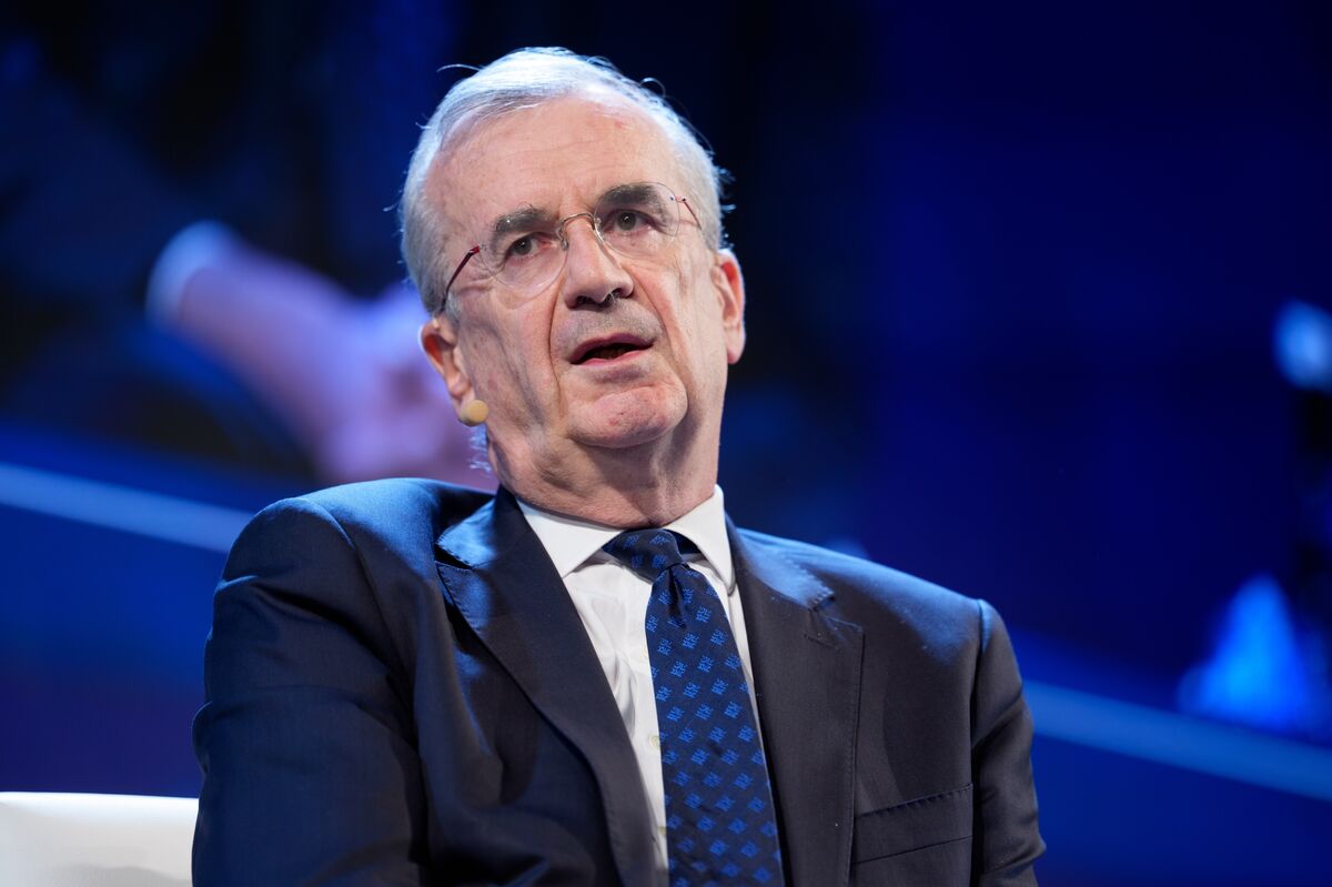 Villeroy Urges France to Find Speedy Way to Reduce Deficit