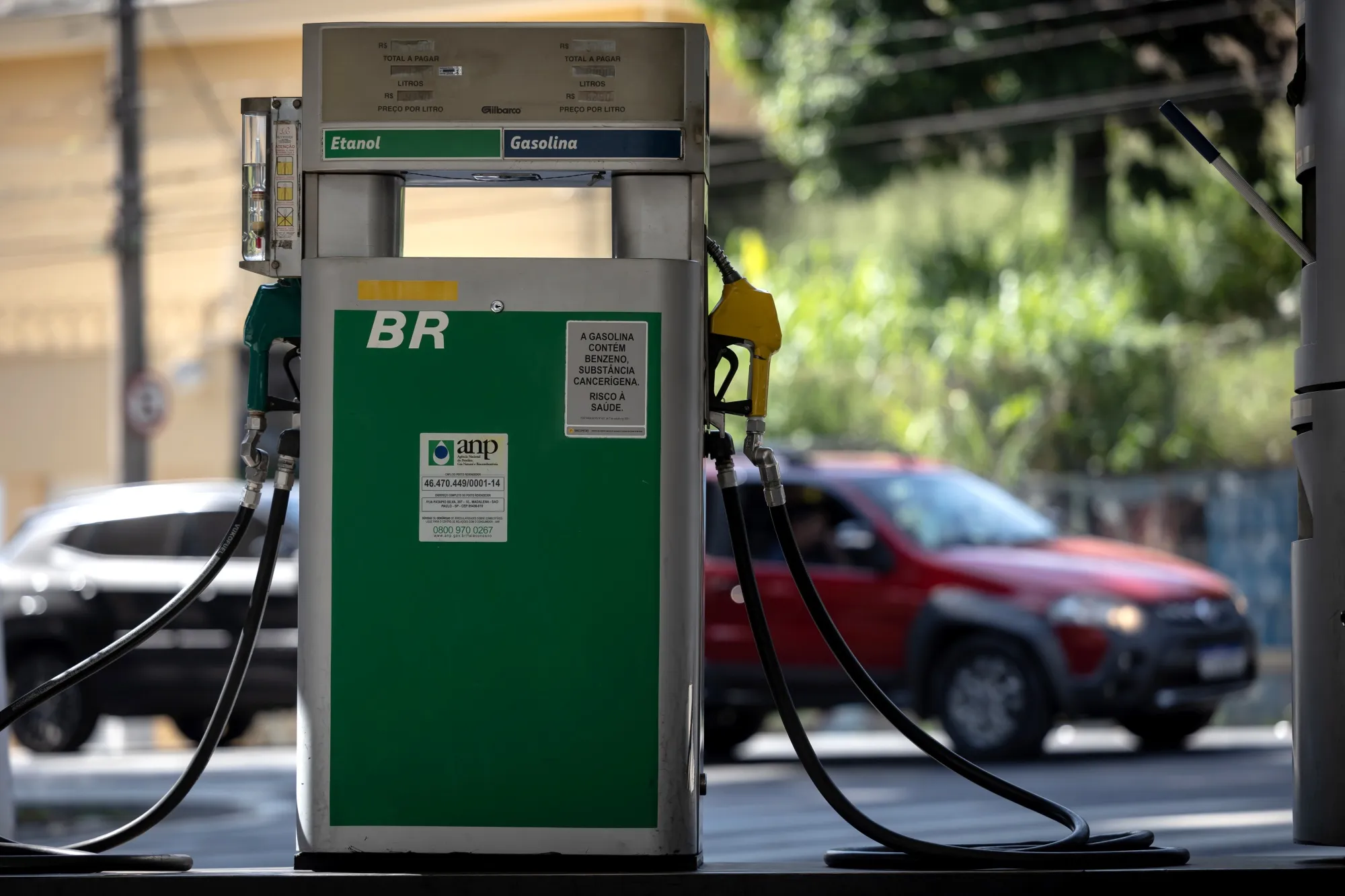 Petrobras Raises Gasoline Prices for First Time in 11 Months - Bloomberg