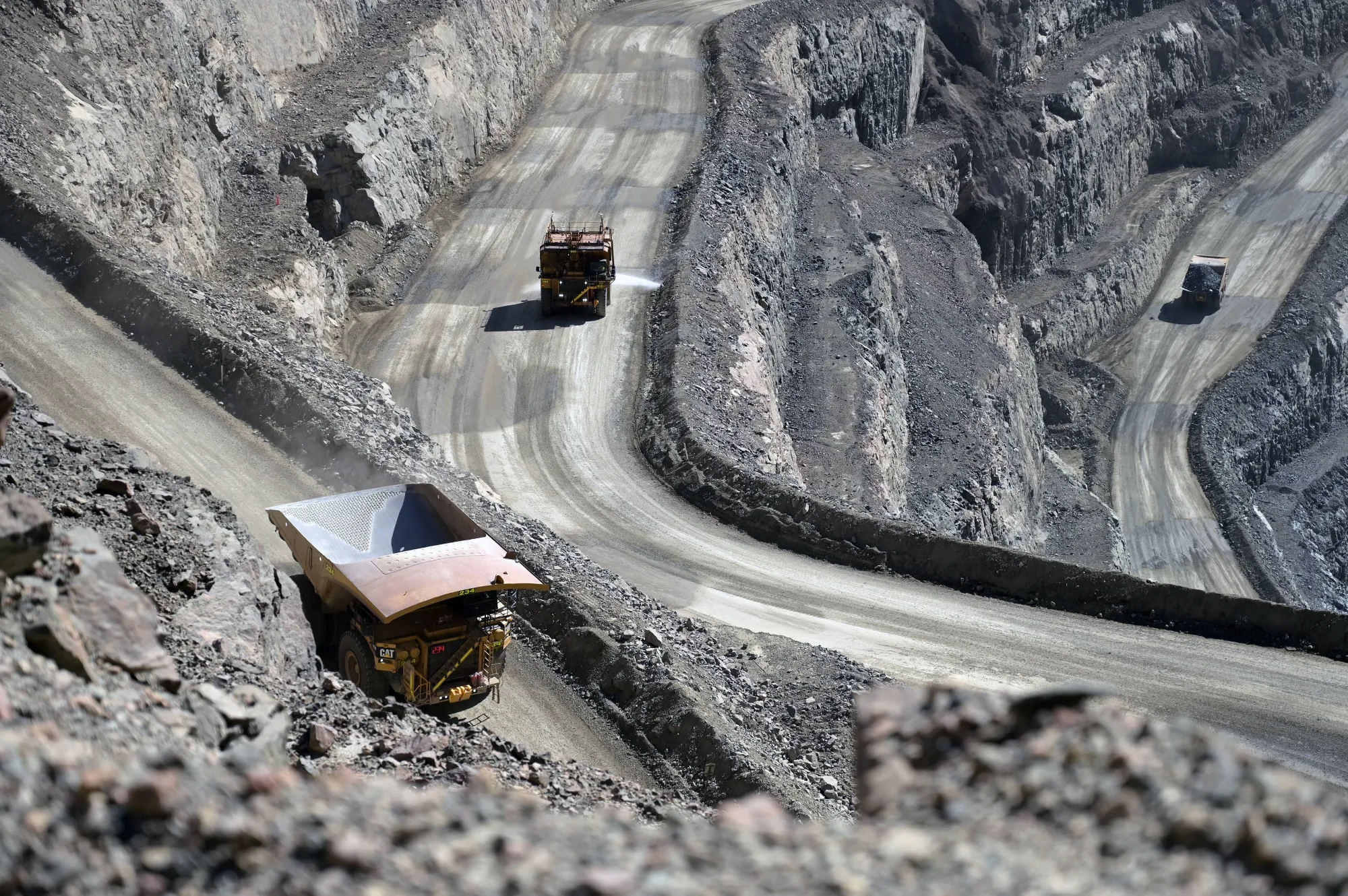 Newmont (NEM) Sells Ontario Gold Mine for $850 Million in Latest Deal ...