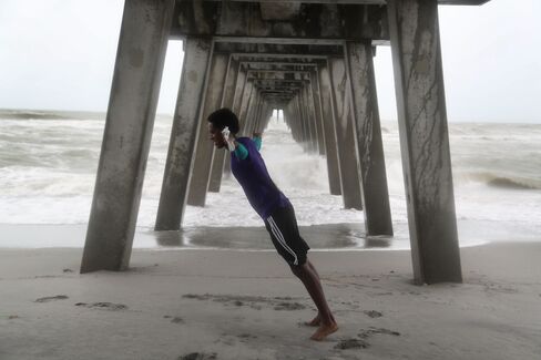 Tropical Storm Colin Ploughs Through Florida