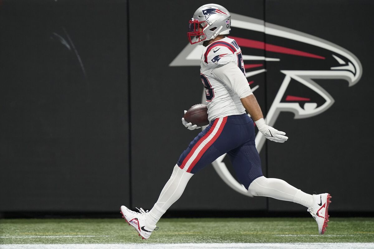 Patriots Back in Playoff Hunt, Primed for Another Run - Bloomberg