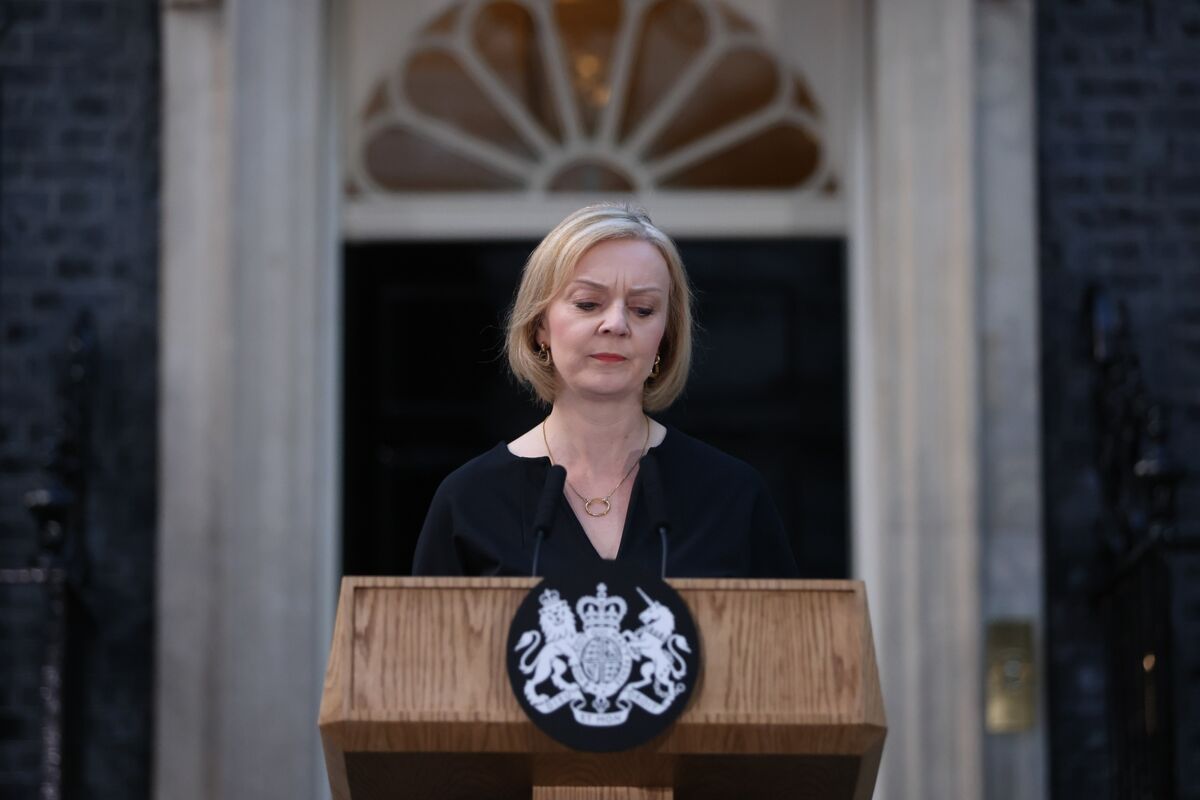 Political Storm Returns for Liz Truss After Days of UK Mourning