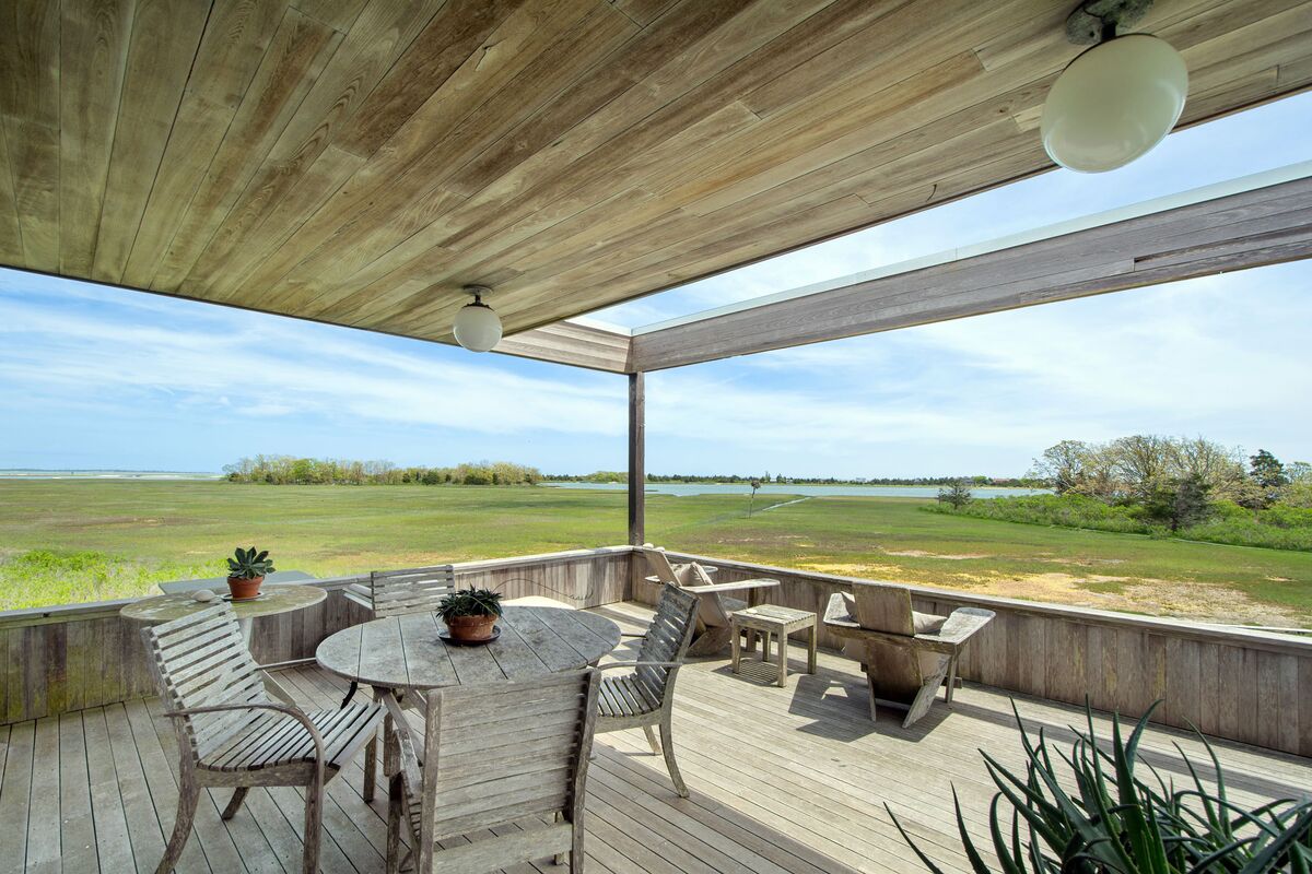 Modernist Home For Sale in East Hampton, Architectural Marvel for $10  Million - Bloomberg