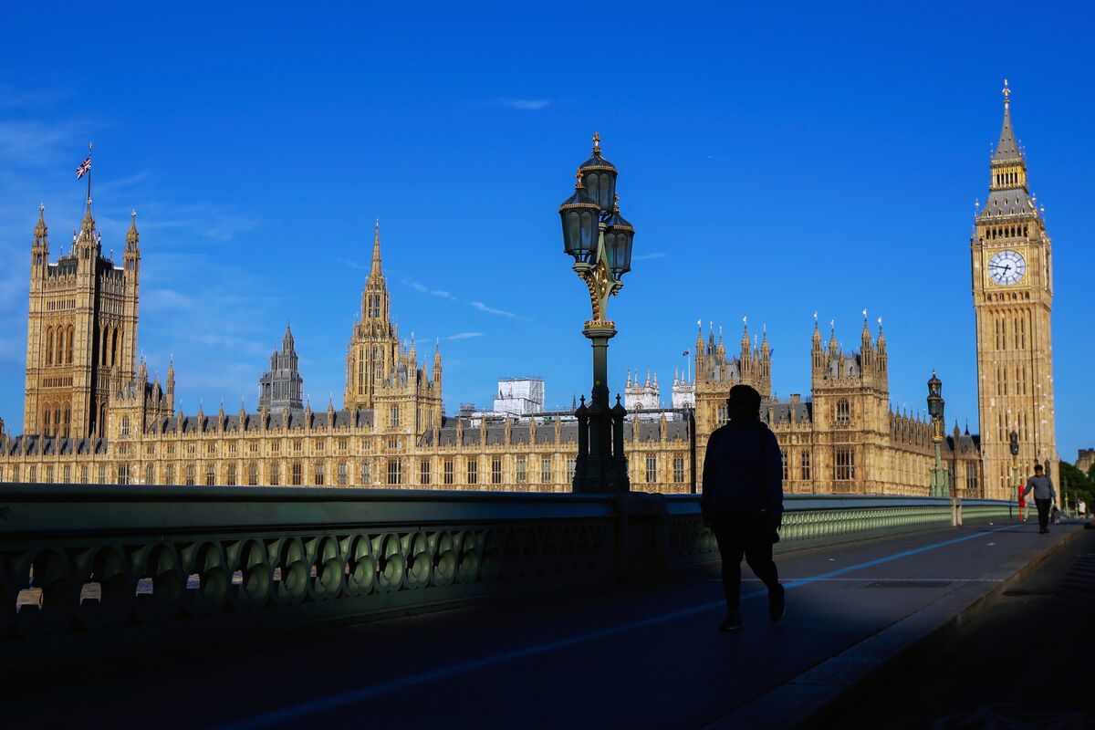 UK Minister Josh Simons Resigns Amid Labour Think Tank Probe
