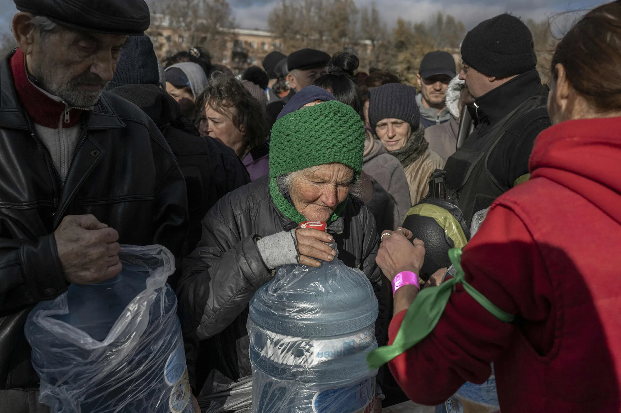 An aid supply distribution in the centre of Kherson, on Nov.&nbsp;19.&nbsp;