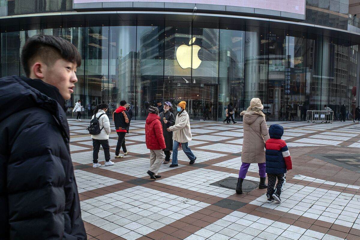 Apple-China Dustup Adds to September's Toxic Stock-Market Brew – Bloomberg