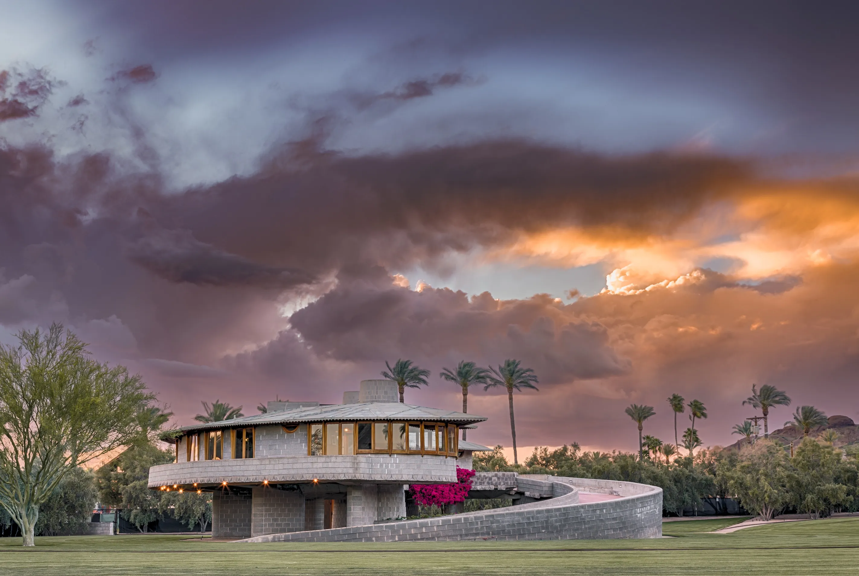 Phoenix Can Learn From Frank Lloyd Wright's Desert Architecture - Bloomberg, image size:2846x1911