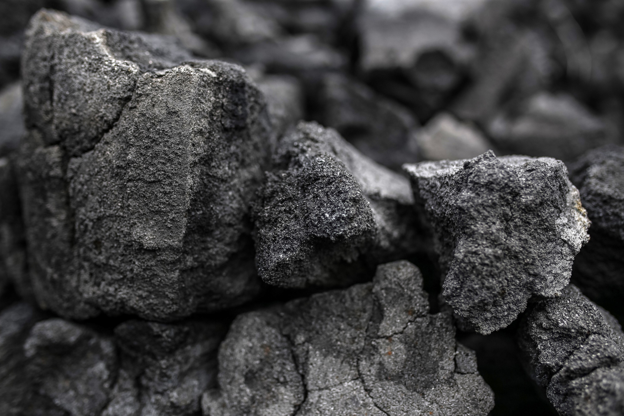 U.K. Turns to Coal as Low Wind Output Increases Power Prices - Bloomberg