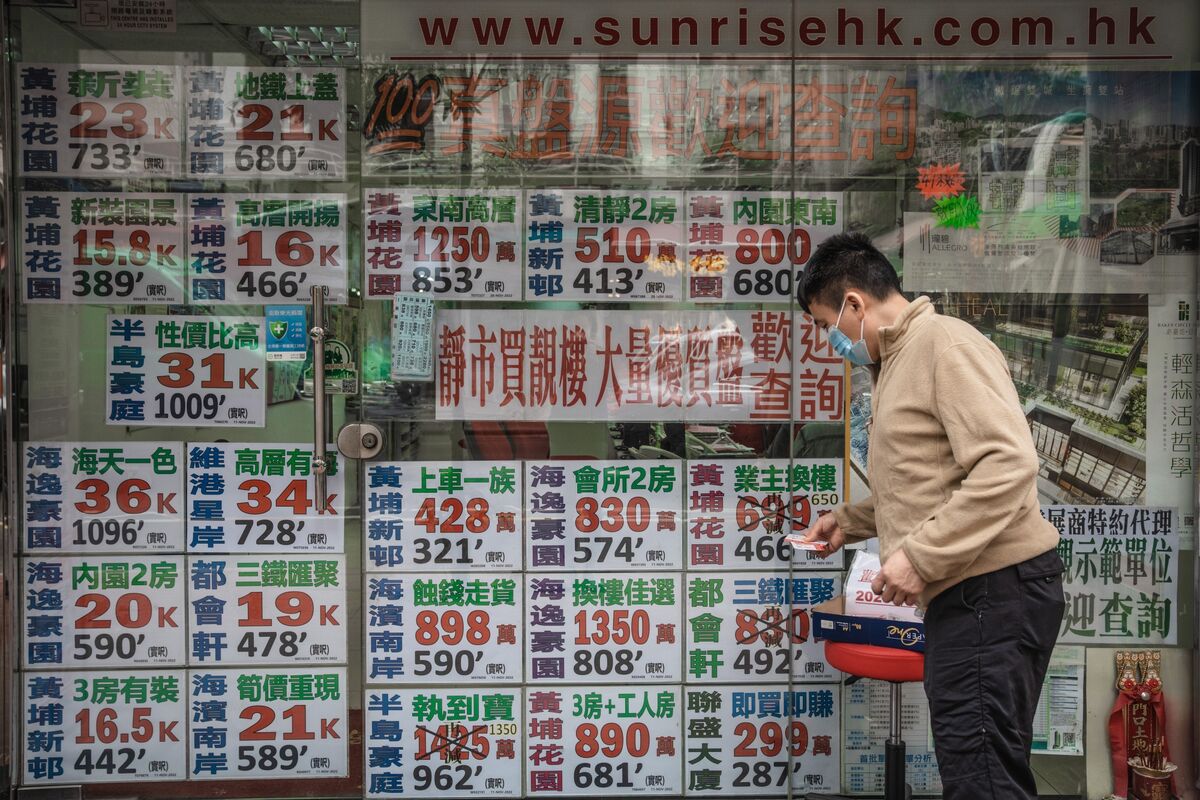 Hong Kong Home Prices to Drop 10 Before Property Rebound, Goldman Says