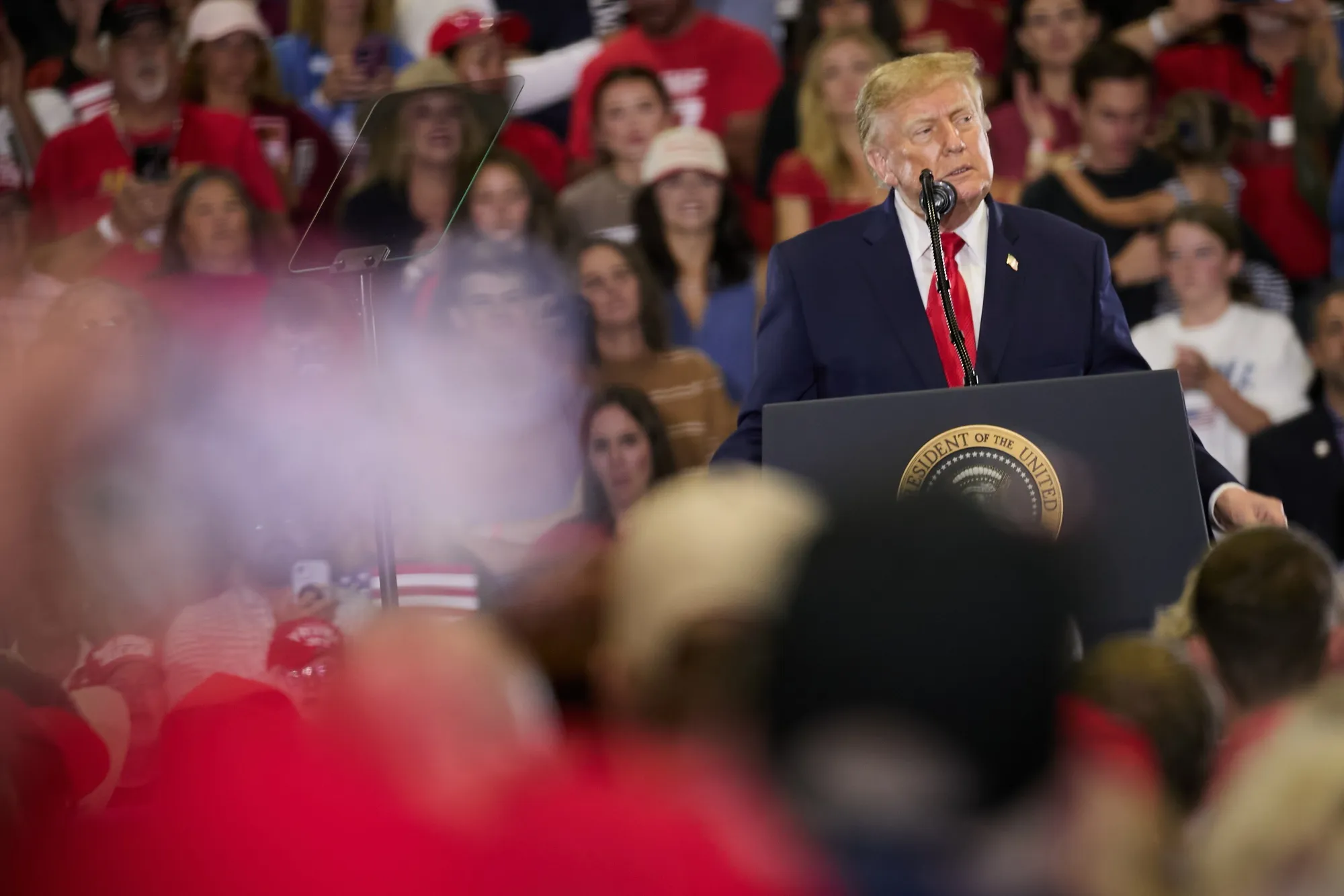 Trump Threatens Doubled Tariffs on South Korea Over Alaska LNG Deal | Trade Policy Uncertainty Impacts Cross-Border Sellers