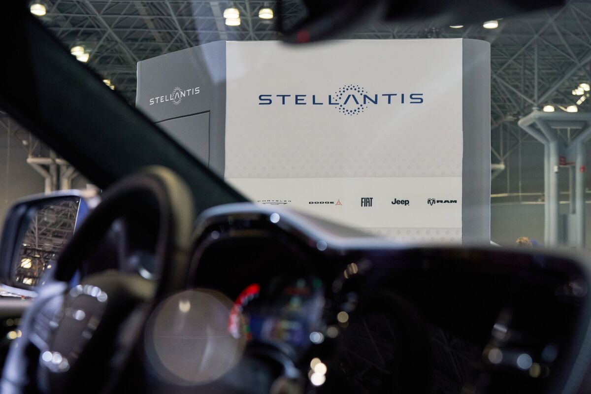 bloomberg.com - Albertina Torsoli - Stellantis Inks Artificial Intelligence Deal With Microsoft