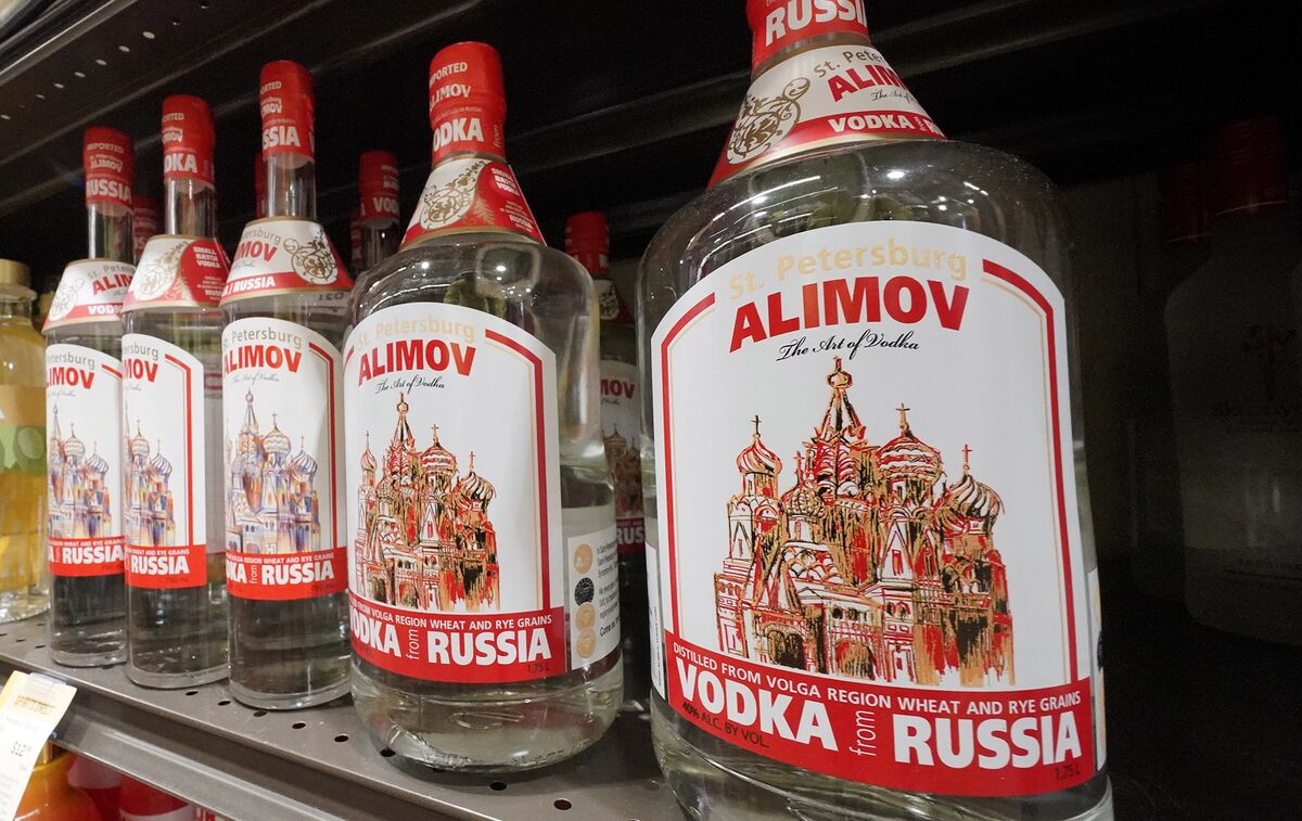 U S To Ban Russian Vodka Caviar Raising Trade Pressure Bloomberg   1200x757 