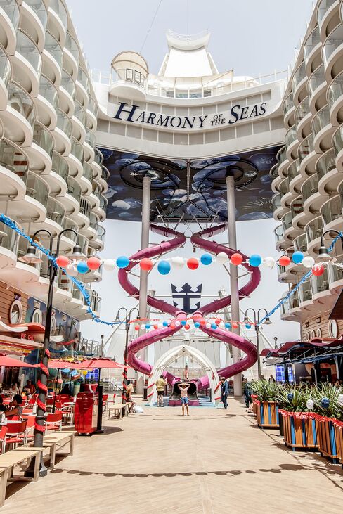 The Ultimate Abyss dry slide is the tallest slide at sea—10-stories high with a drop of 100 feet.