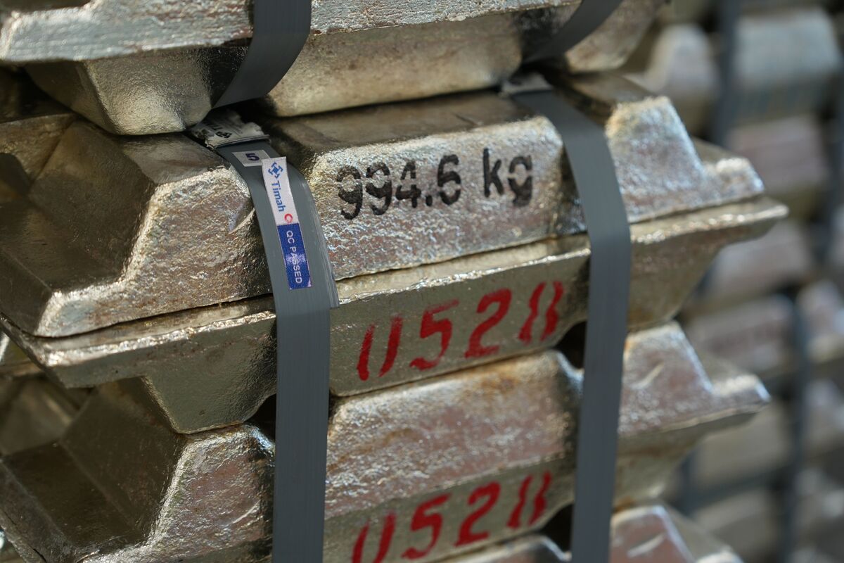 Tin and Copper Smash Records as Base