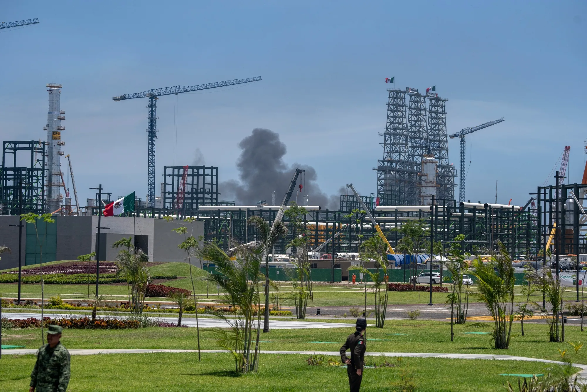 A Petroleos Mexicanos&nbsp;refinery.&nbsp;Crude exports are estimated at around 968,000 barrels per day this year and 958,000 next year.&nbsp;