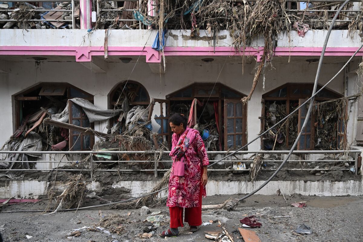 India Steps Up Nepal Aid as Death Toll From Flash Floods Rises