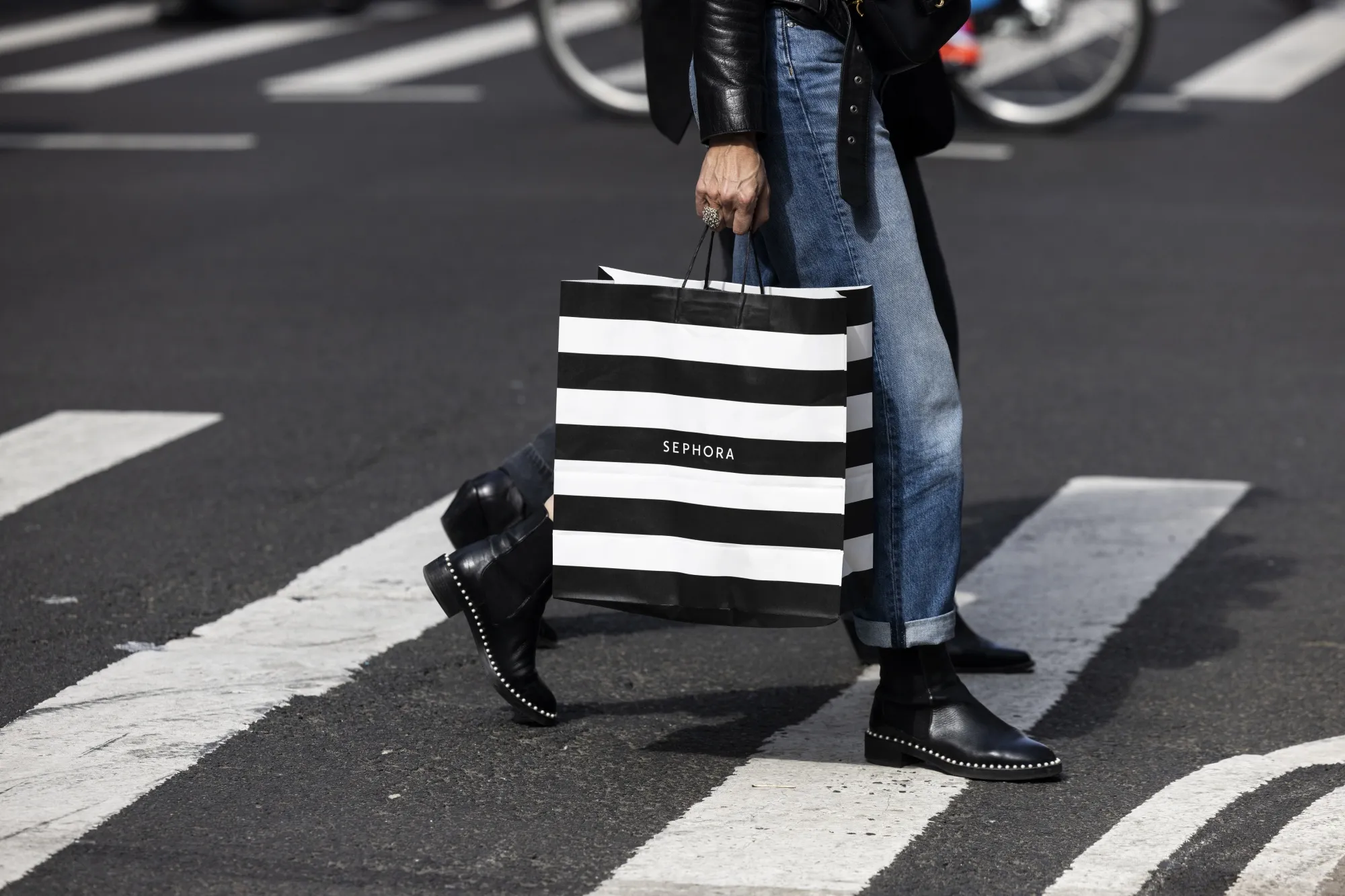 A shopper&nbsp;in the SoHo neighborhood of New York, US.