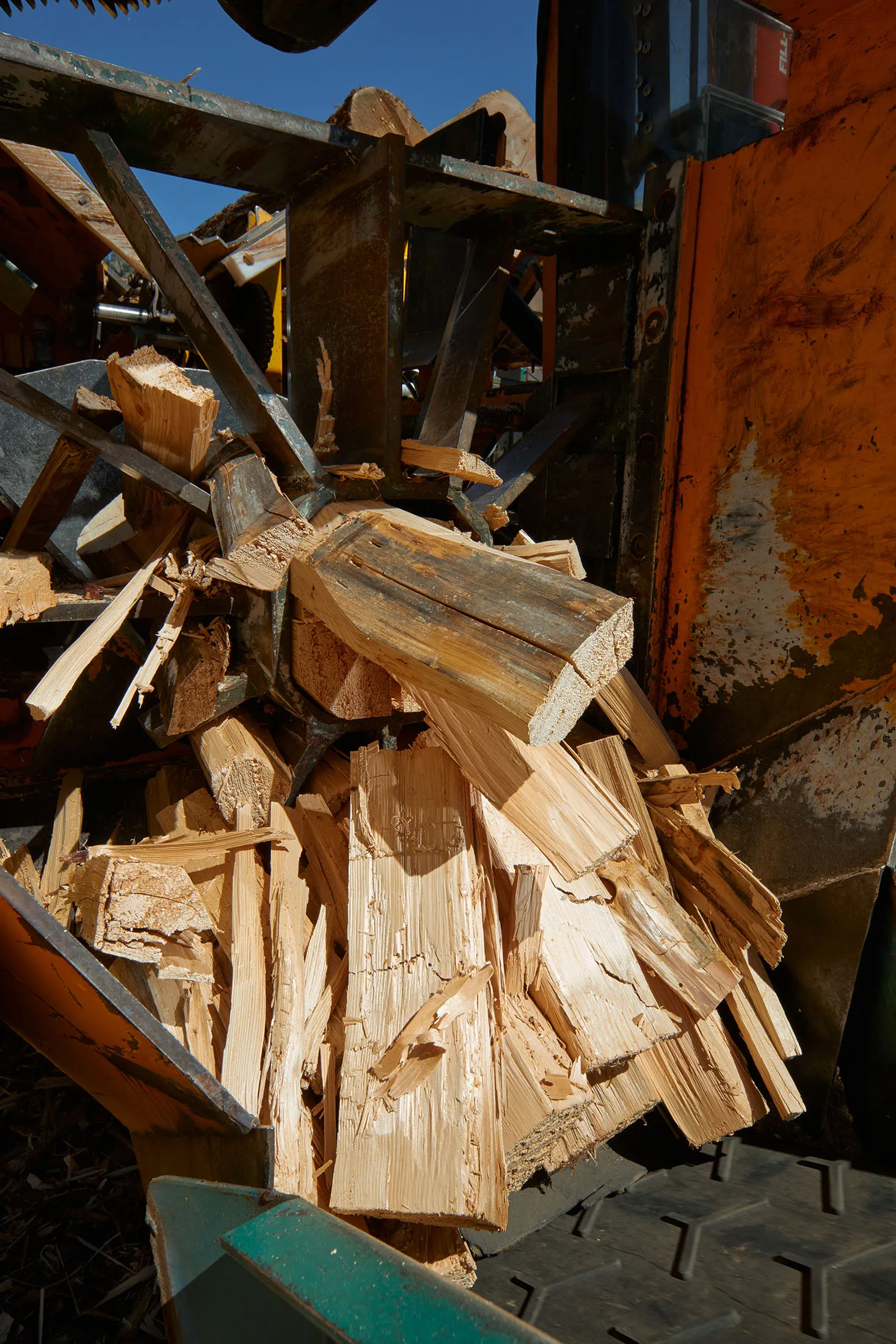 洋楽 THE FIREWOOD PROJECTS CAUSES LP In California, Wildfire Crisis Has Sparked a New Wood Waste